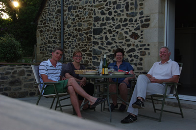 repas sur la terrasse